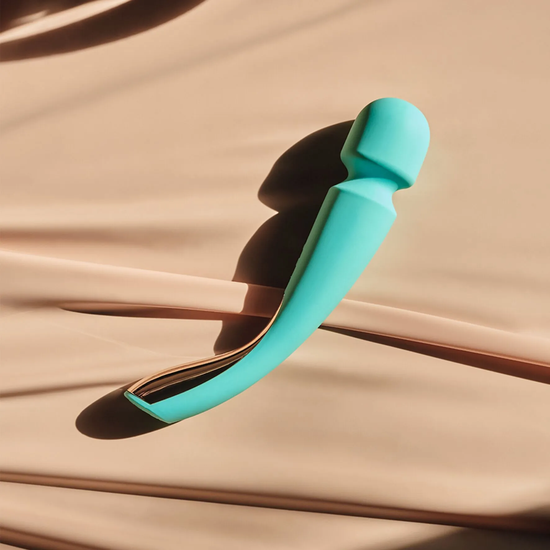 lelo-smart-wand-2-large-aqua-3 lelo-smart-wand-2-large-aqua-3