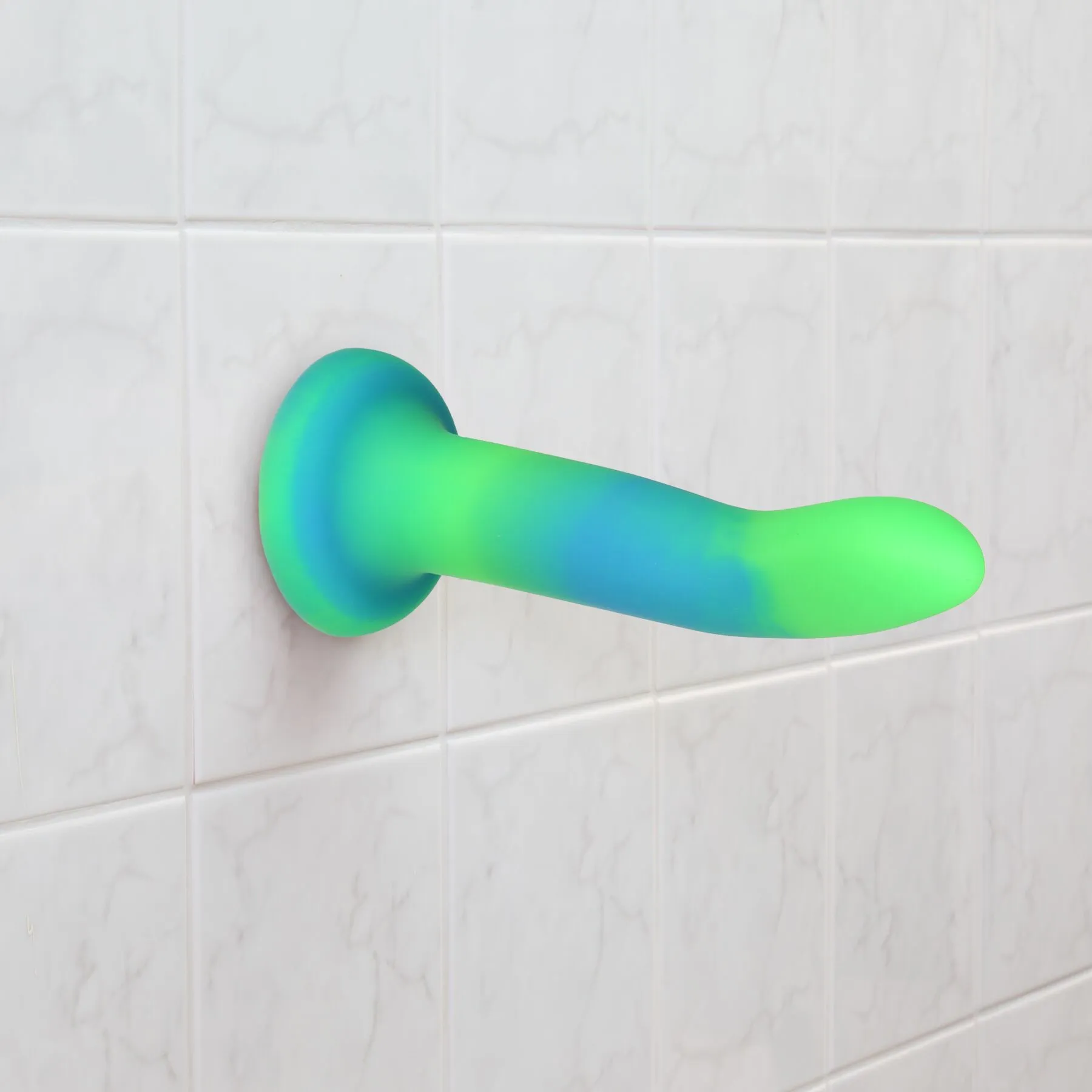 addiction-rave-glow-in-the-dark-dildo-5 addiction-rave-glow-in-the-dark-dildo-5
