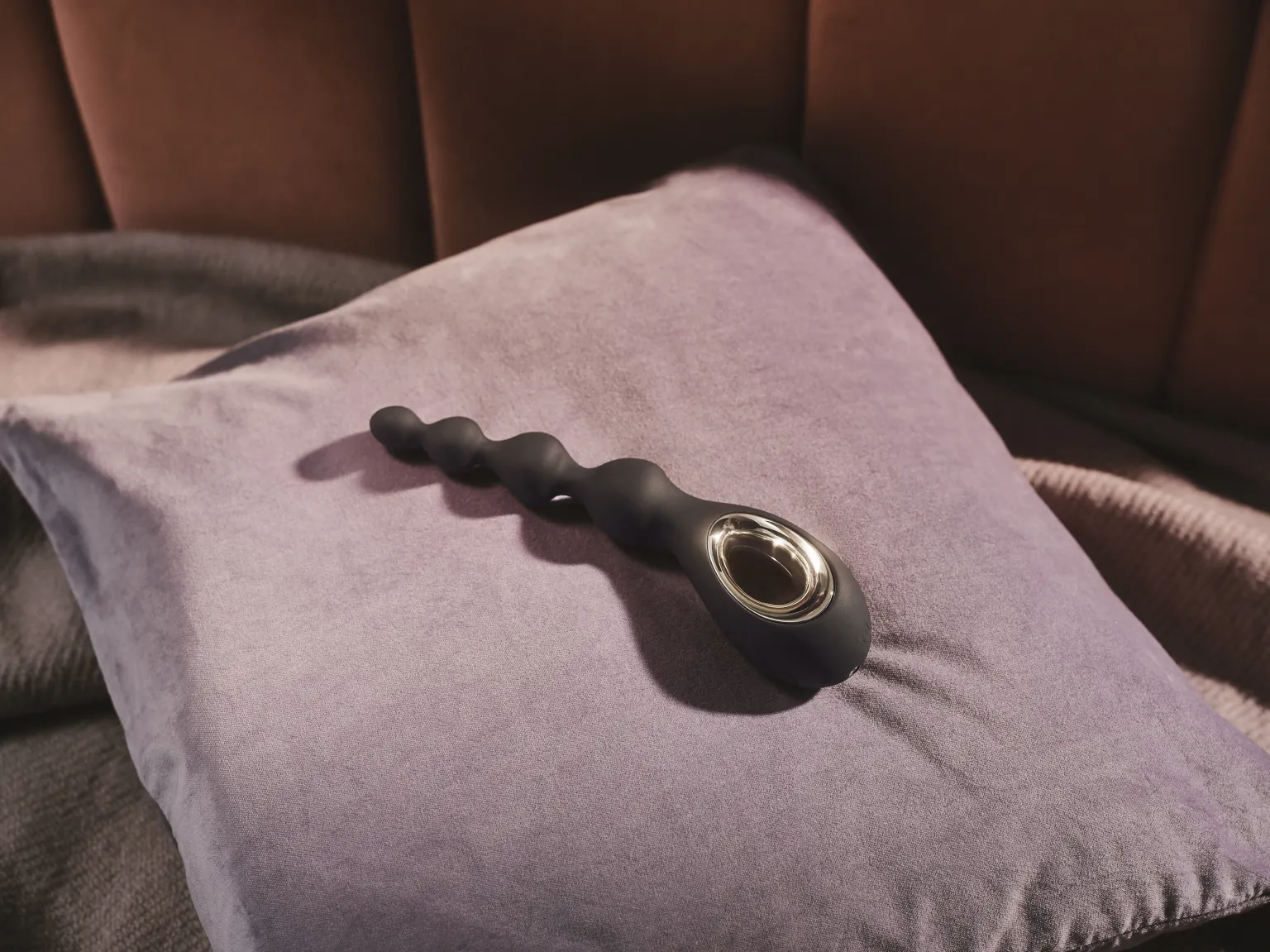 LELO SORAYA Beads Mood Image